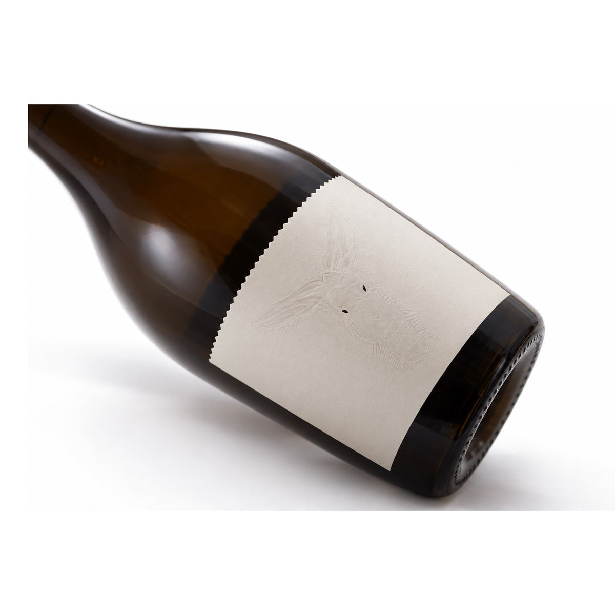 BIO Sobrenatural de Menade fles met relief-etiket op witte studioachtergrond